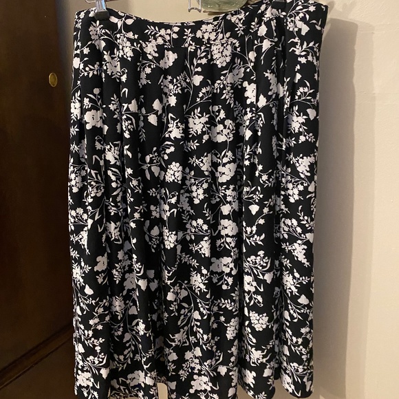 Talbots Skirt - Picture 2 of 4